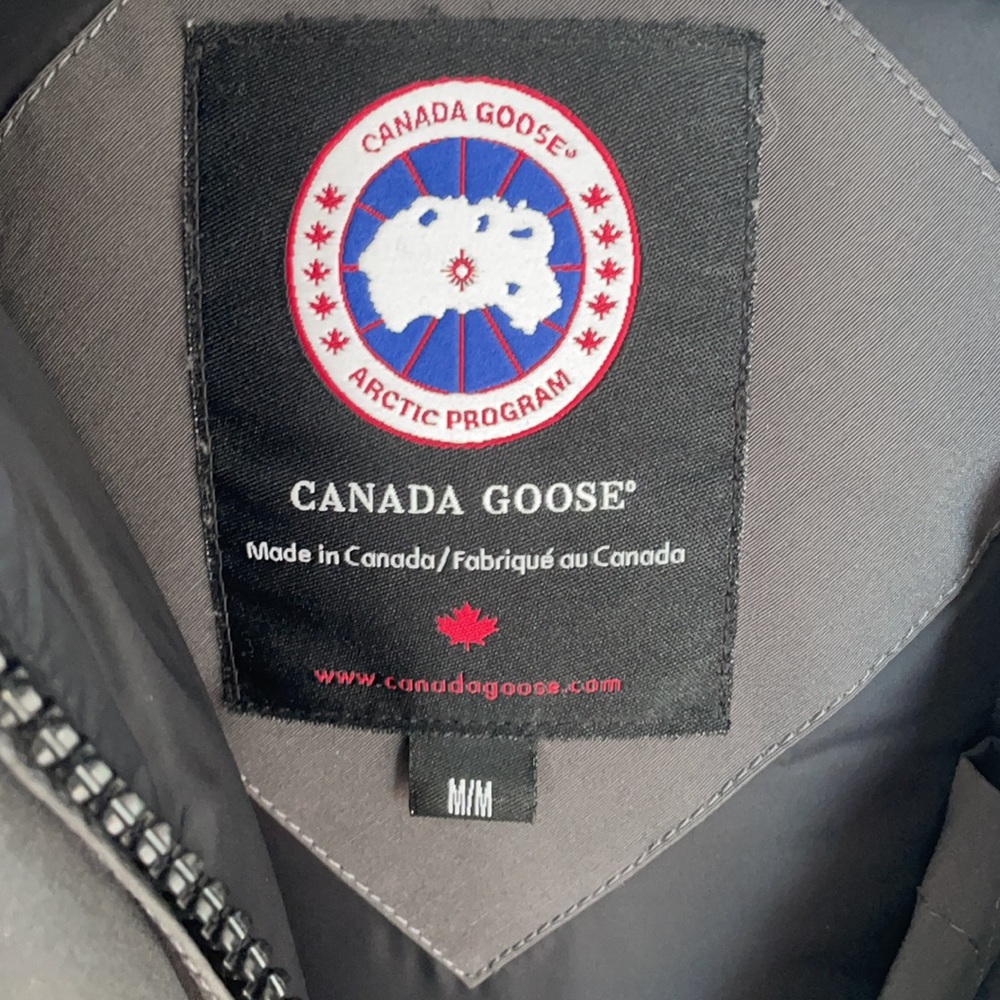 Solid Condition Dark Gray Women’s Canada Goose. M… - image 3